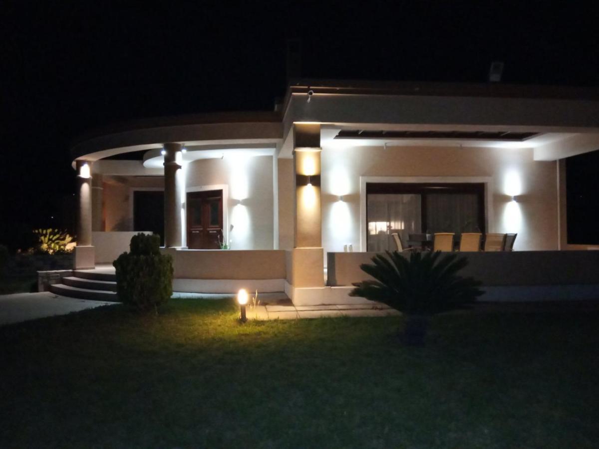 Kos Villa - Family Comfort With Large Garden, Jacuzzi エクステリア 写真