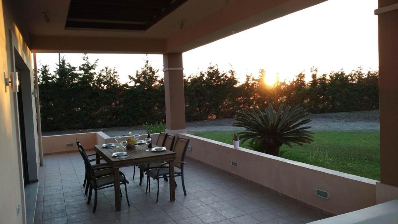 Kos Villa - Family Comfort With Large Garden, Jacuzzi エクステリア 写真
