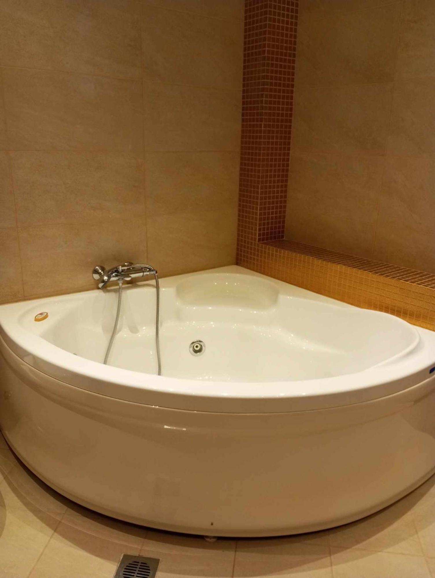 Kos Villa - Family Comfort With Large Garden, Jacuzzi エクステリア 写真